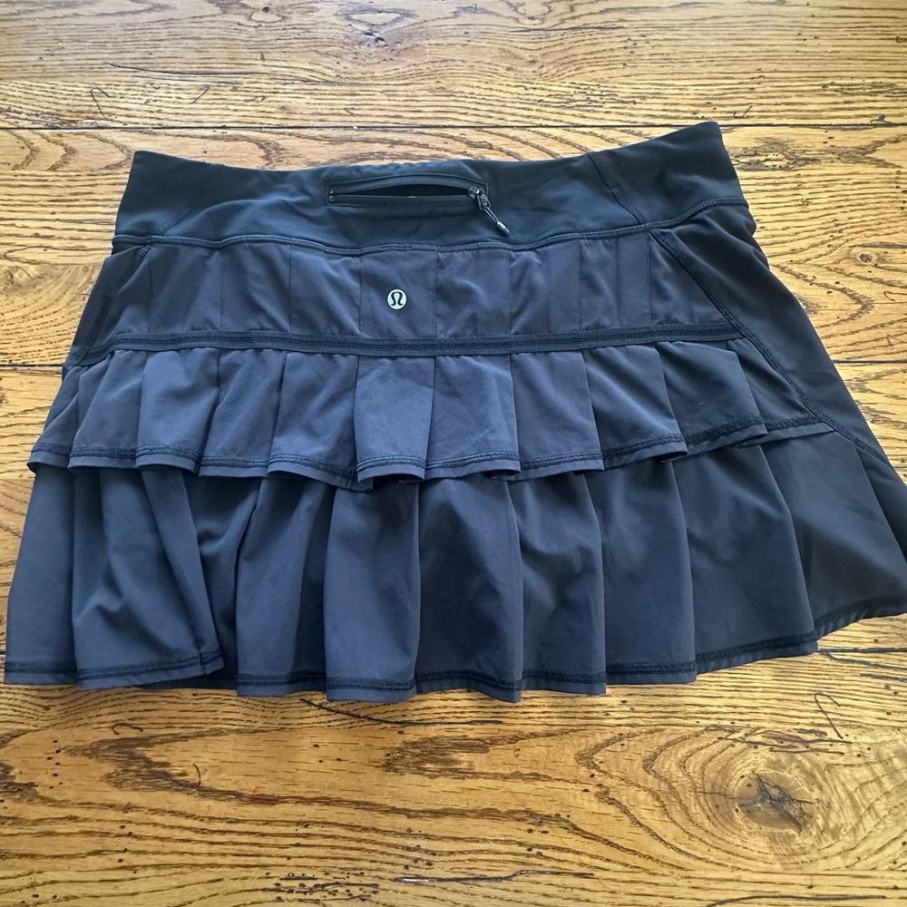 Lululemon Ruffle Skort Sz 10 - Picture 5 of 8